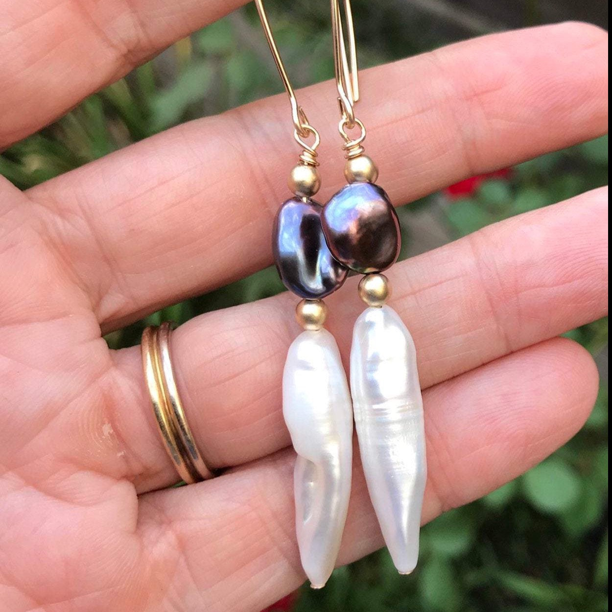 Minimalist White Biwa & Black Keshi Pearl Earrings